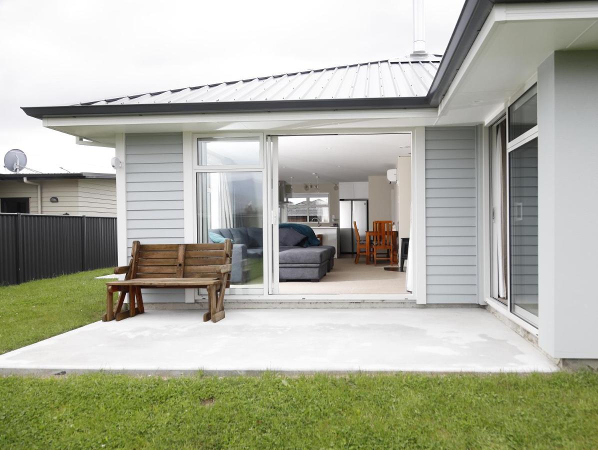 Fiordland Getaway - Te Anau Holiday Home Buitenkant foto