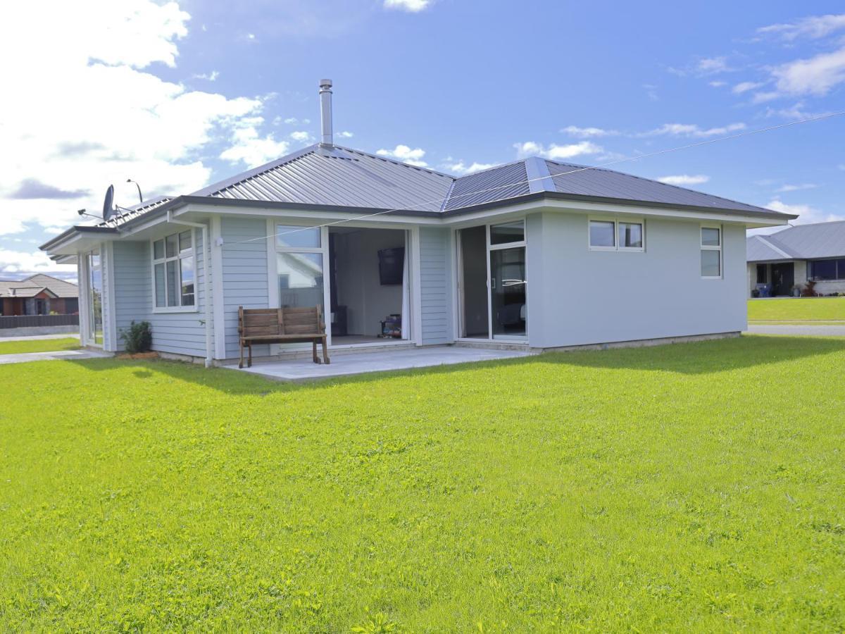 Fiordland Getaway - Te Anau Holiday Home Buitenkant foto