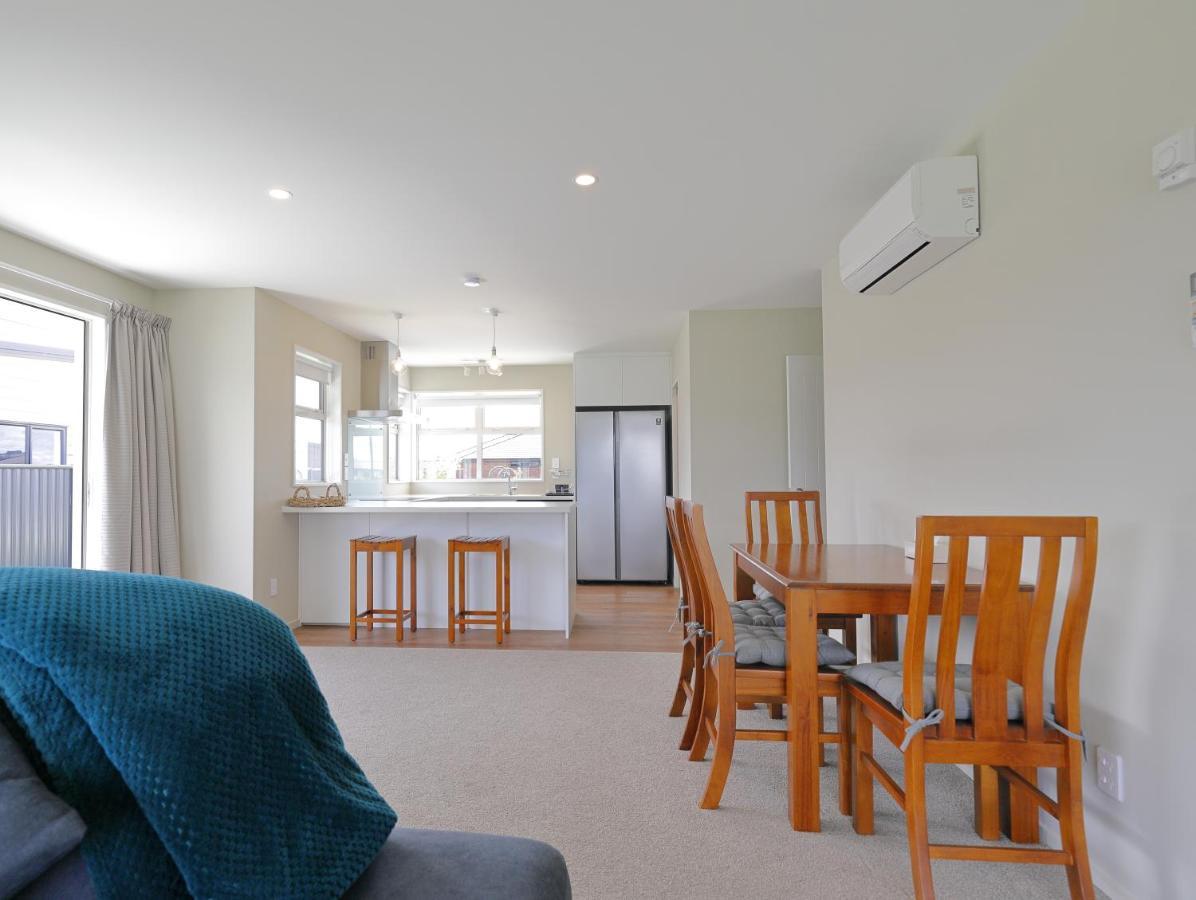 Fiordland Getaway - Te Anau Holiday Home Buitenkant foto