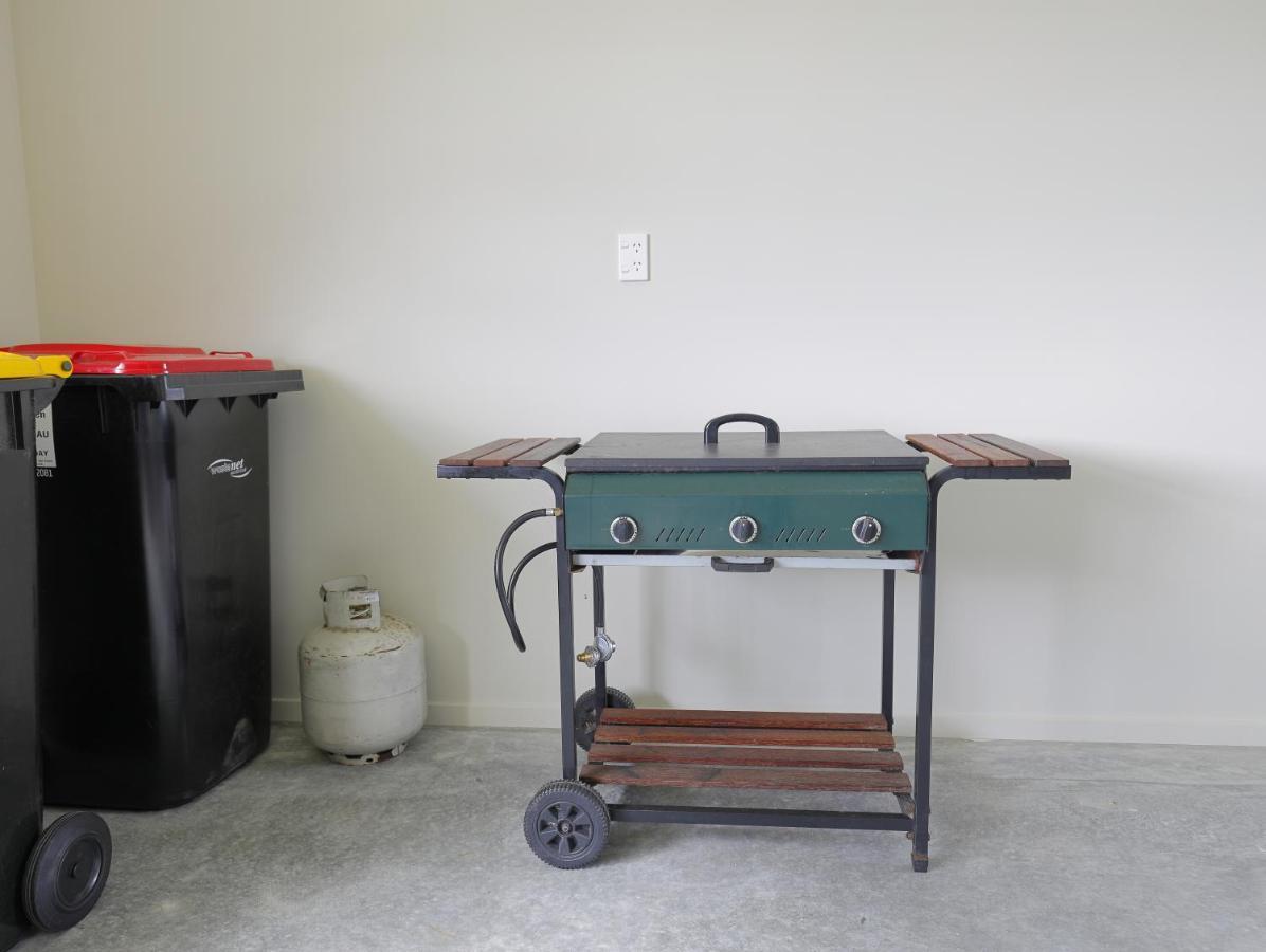Fiordland Getaway - Te Anau Holiday Home Buitenkant foto